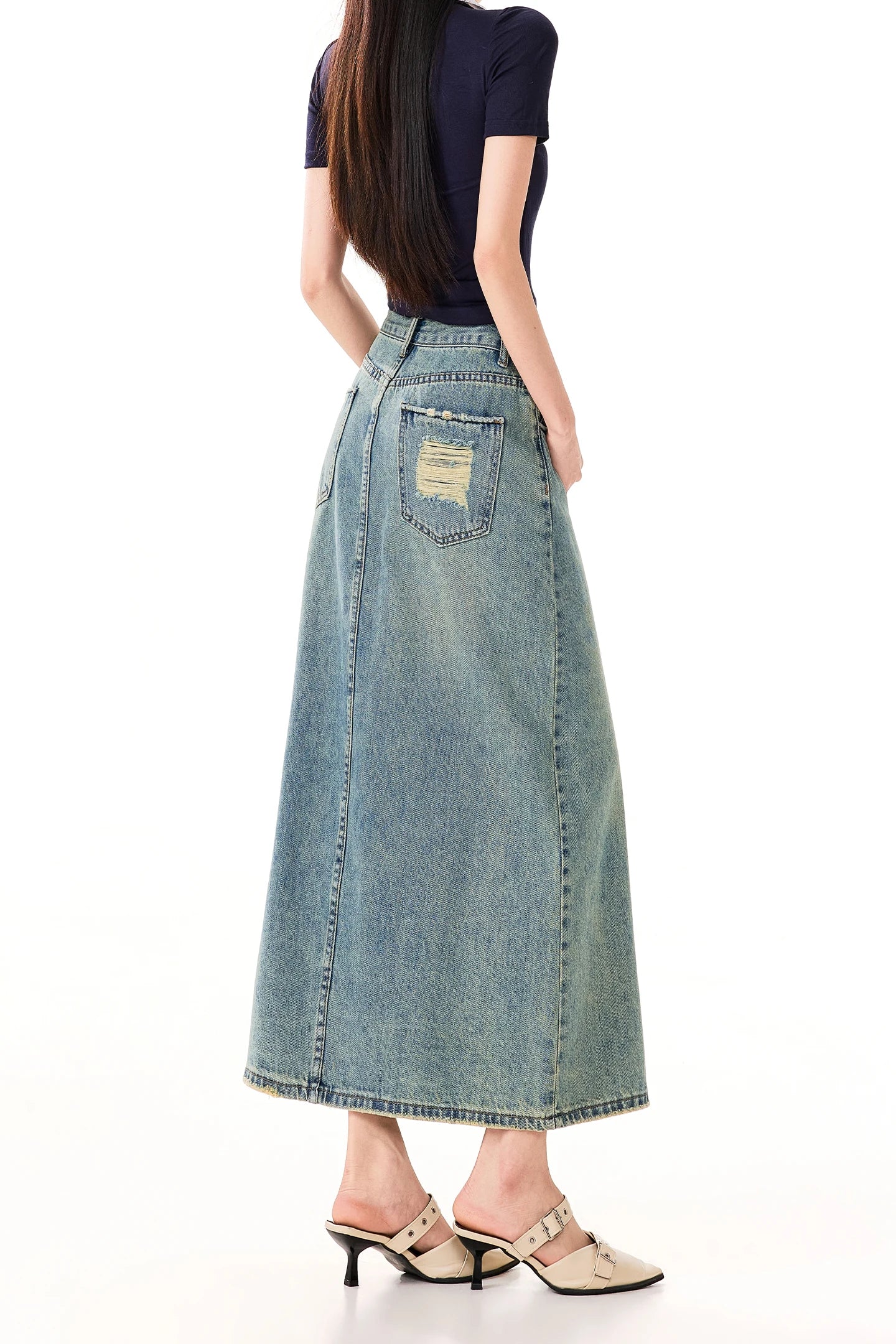 2026 Spring/Summer New American Casual Retro Denim Midi Skirt with Slit, High Waist, and Bodycon Design